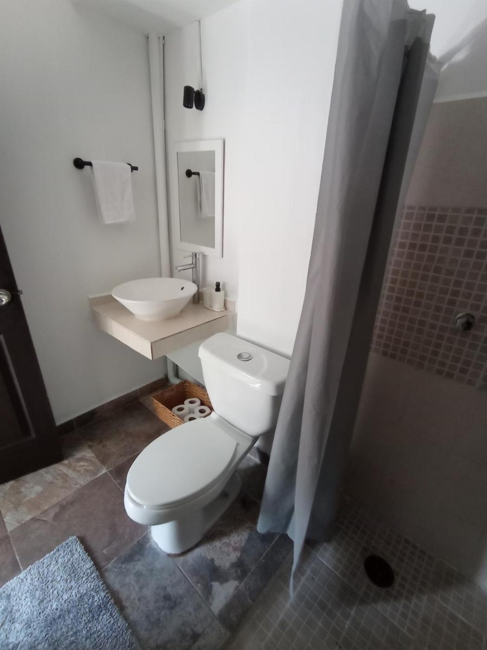 Room image 3