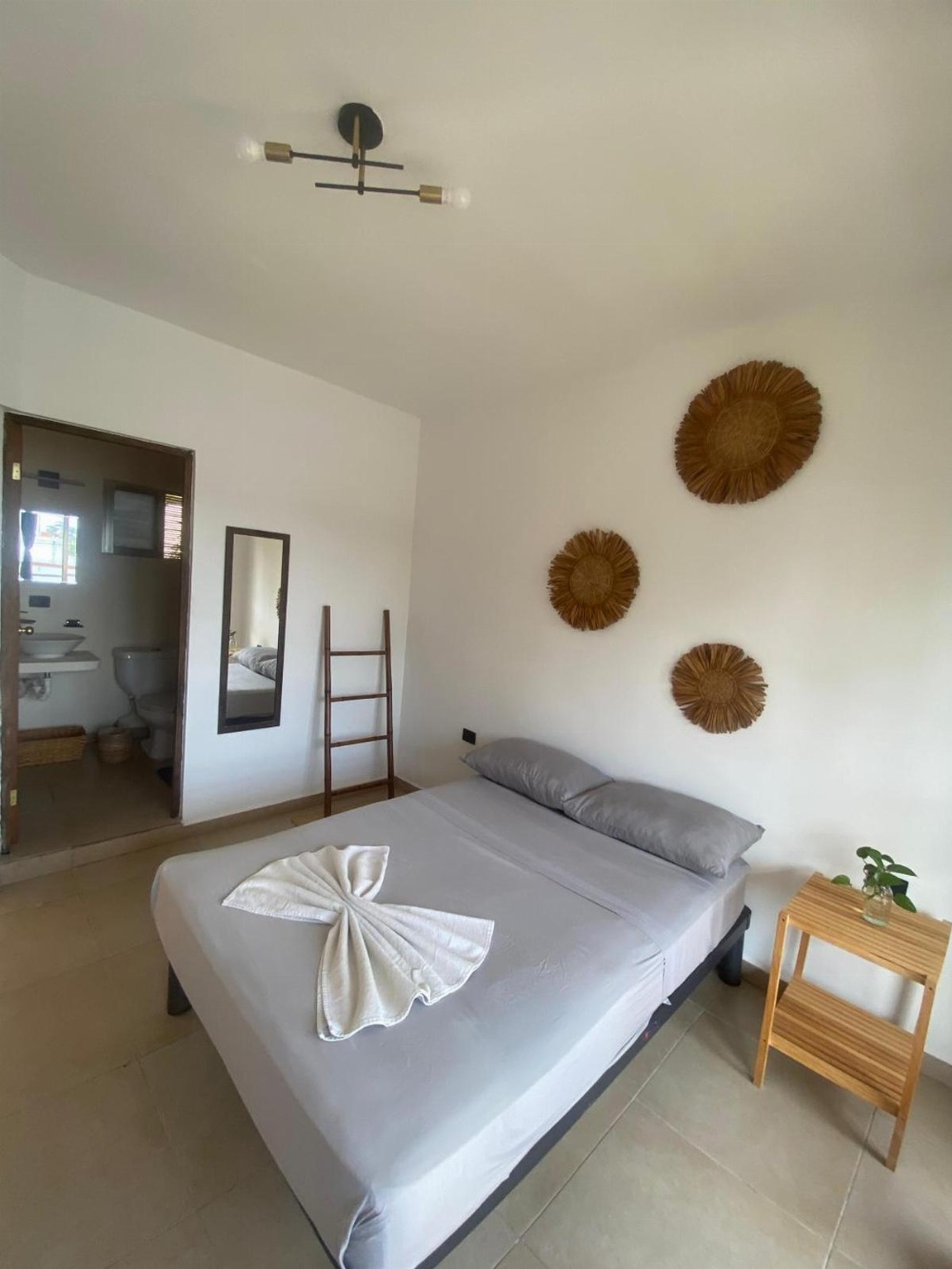 Room image 2